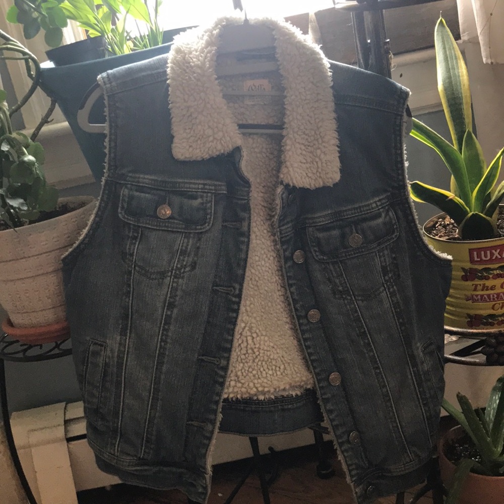 *VINTAGE* Faux Fur Lined Demin Vest